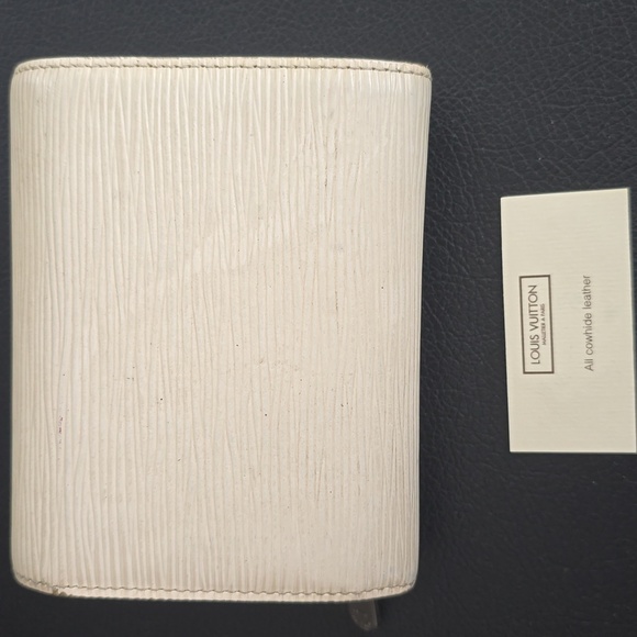 Louis Vuitton Epi Joey Wallet - Picture 2 of 15